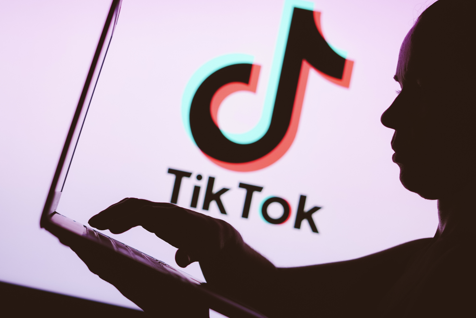 IT-эксперт объяснил, почему TikTok решил официально вернуться в Россию