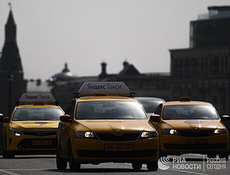 Цены на такси в Москве снизились, в таксопарке появились новые автомобили: сейчас уже многие пользуются такси вместо метро (Helsingin Sanomat, Финляндия)