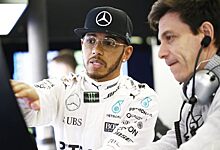 Марк Зурер: Решение Хэмилтона зависит от процессов внутри Mercedes
