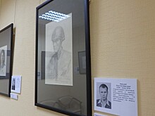 Семьи нашли фронтовые портреты своих родственников на выставке в Академическом районе  Москвы