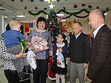 Заместитель председателя Правительства Курской области вручил подарок девочке из Горшеченского района