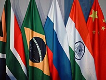 Писательница Сальва Бакр получила премию БРИКС в руки