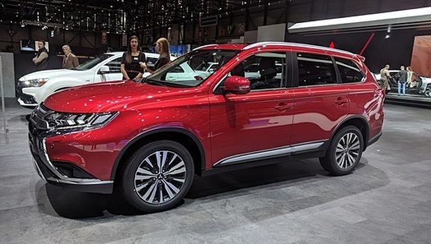 Mitsubishi представила обновленный Outlander