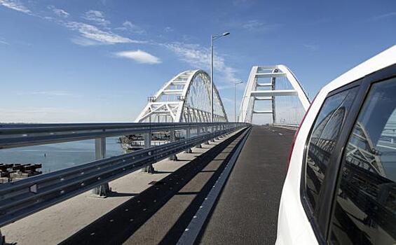 На Крымском мосту восстановили движение поездов