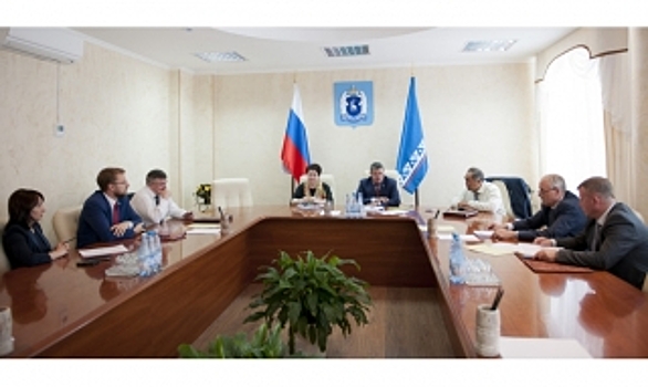 В июне депутаты проведут два заседания окружного парламента