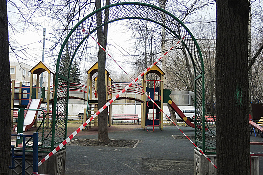 Воспитательница детсада оттаскала ребенка по земле