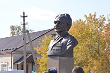 В Чесме торжественно открыли памятник разведчику Владимиру Завершинскому