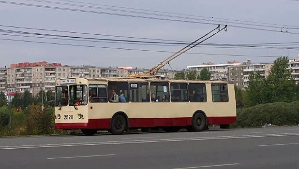 В Челябинске после ночного выпускного школьников развезут по домам на троллейбусах