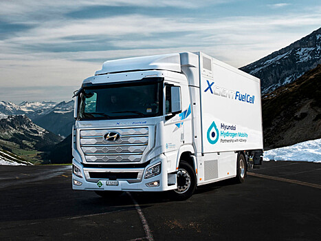 Hyundai начала поставки первого в мире серийного водородного грузовика (ВИДЕО)