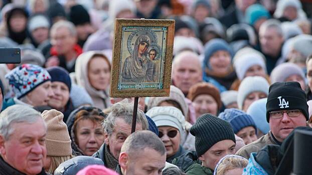 Изучая паству: почему россияне считают себя верующими, но не ходят в церковь и не знают молитв