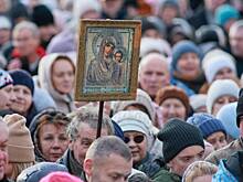 Изучая паству: почему россияне считают себя верующими, но не ходят в церковь и не знают молитв