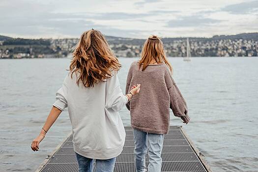 Подруги детства внезапно узнали о родстве