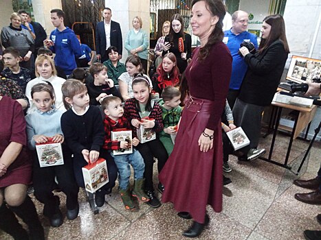 Зампред Госдумы РФ Анна Кузнецова посетила ПВР в Курске