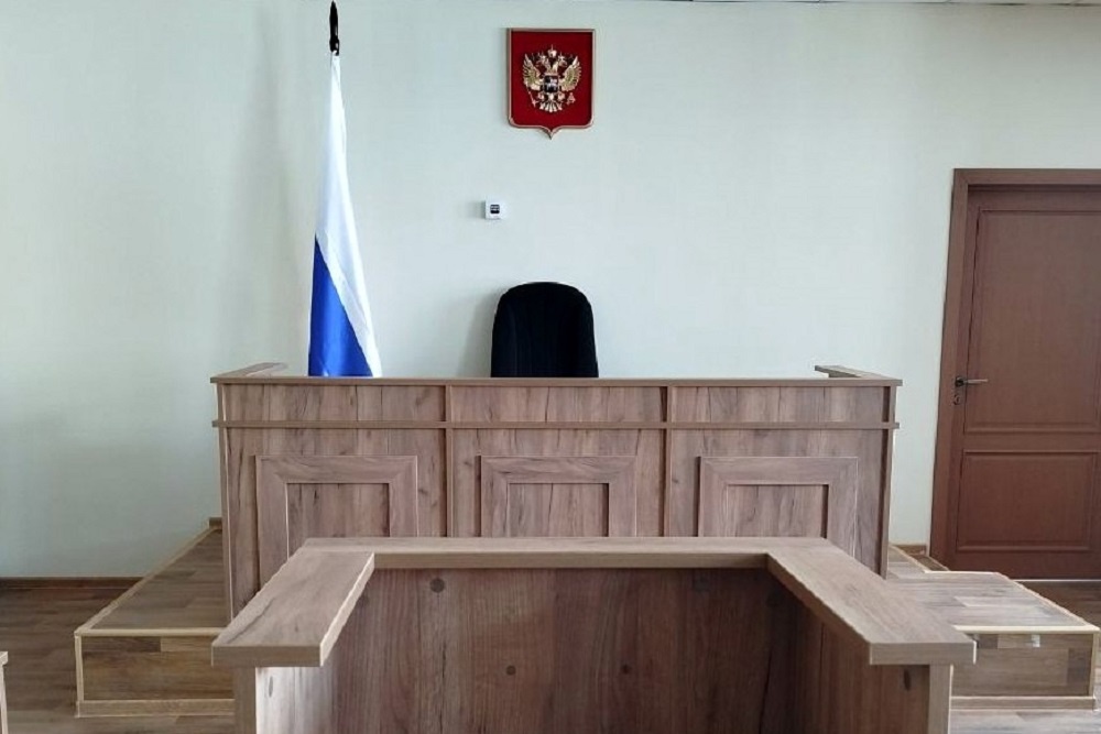 Напавшего на школу подростка осудили на восемь лет в Курске