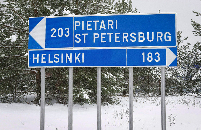 Автомобилистам с российскими номерами в Финляндии напомнили о необходимости покинуть страну до 16 марта