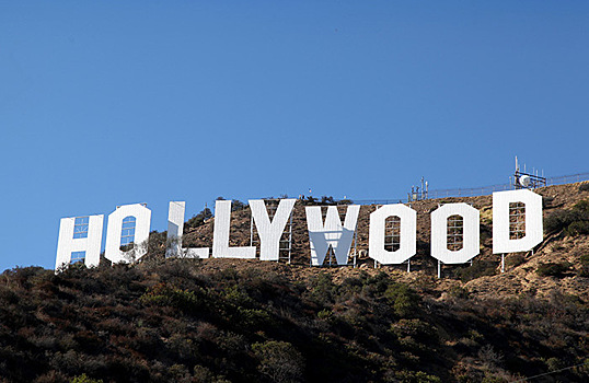 Актерам в Голливуде платят больше, чем актрисам