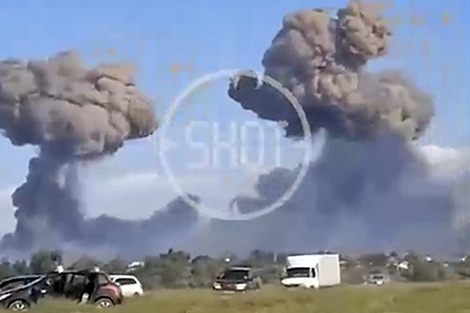 Два мощных взрыва в Крыму попали на видео