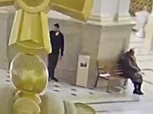 Ради стрижки в барбершопе: лунинца подозревают в краже денег храма