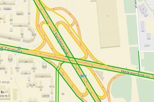 Сотни оренбуржцев застряли в пробке на Загородном шоссе из-за трех аварий