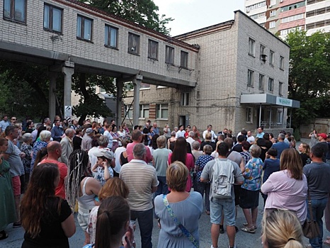 В мэрии Екатеринбурга ответили горожанам, протестующим против стройки "Брусники" на Ботанике