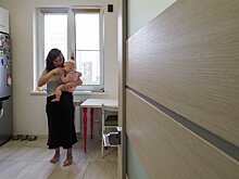 В РФ могут увеличить входящий в страховой стаж срок ухода за ребенком