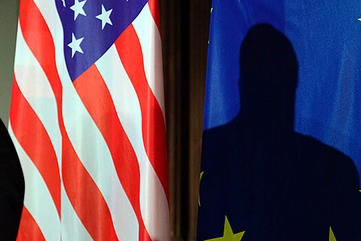 Историк Хомский заявил, что США и Европа ведут против России немыслимую игру