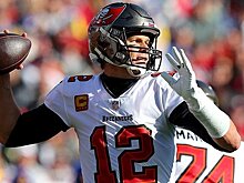 Самый титулованный игрок в истории NFL Том Брэди возобновил карьеру спустя полтора месяца после ухода из спорта