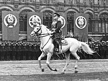 Почему Сталин отказался принимать Парад Победы в 1945 году