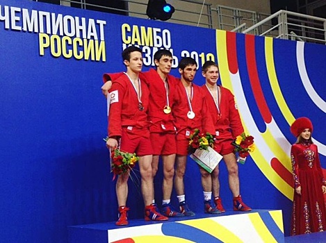 Свердловские самбисты завоевали серебро и бронзу на чемпионате России в Казани