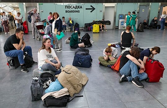 В «Пулково» задержали рейсы из-за налета беспилотников