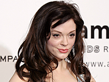 Как сейчас выглядит звезда «Крика» и «Зачарованных». Роуз Макгоуэн  - 50 лет