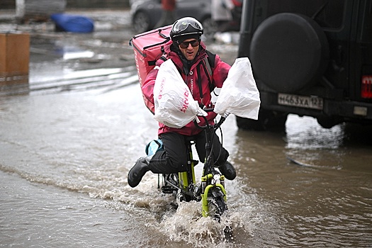 Зарплаты курьеров превысили 110 тысяч рублей