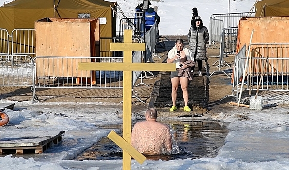 В некоторых районах Волгоградской области отменили крещенские купания