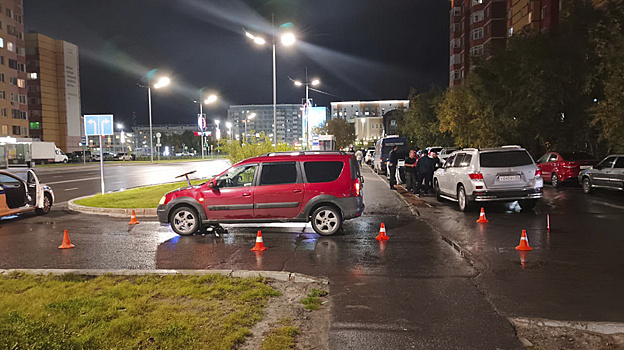 Новоуренгойский подросток на электросамокате попал под колёса автомобиля