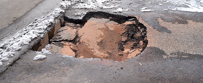 Четыре предписания выдали подрядчикам на устранение ям на дорогах Ижевска