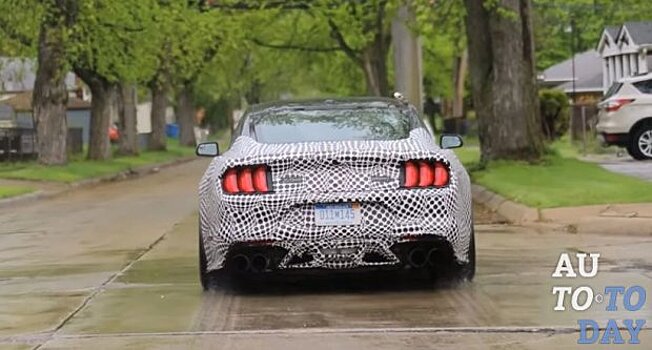 Новый Ford Mustang Shelby GT500 лишился механической трансмиссии