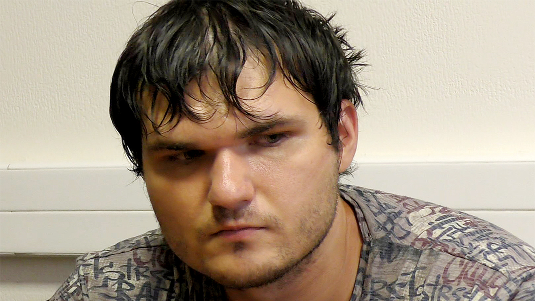 Cиловики обыскали дом родственников обвиняемого в подрыве машины в Москве