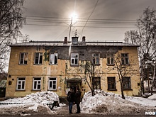 «В потолок смотрела и звёзды видела»: репортаж с самой опасной улицы Новосибирска