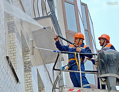 Фасады столичных домов промыли специальным шампунем