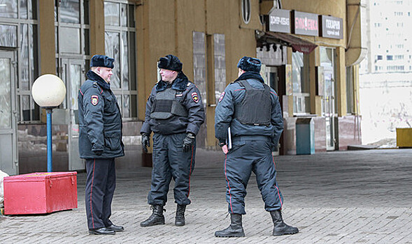 Юрист посоветовал наказать владимирских полицейских за заслон из легковушек