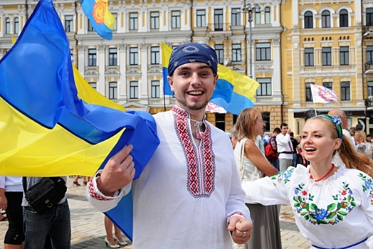 «Смотрят косо». Чем поможет украинцам признание их русскоязычными