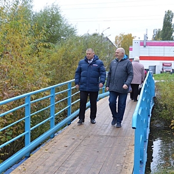 В Московском районе завершился ремонт пешеходных мостов