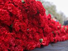 Стихийный мемориал появился в Саратове на месте обнаружения тел молодой пары