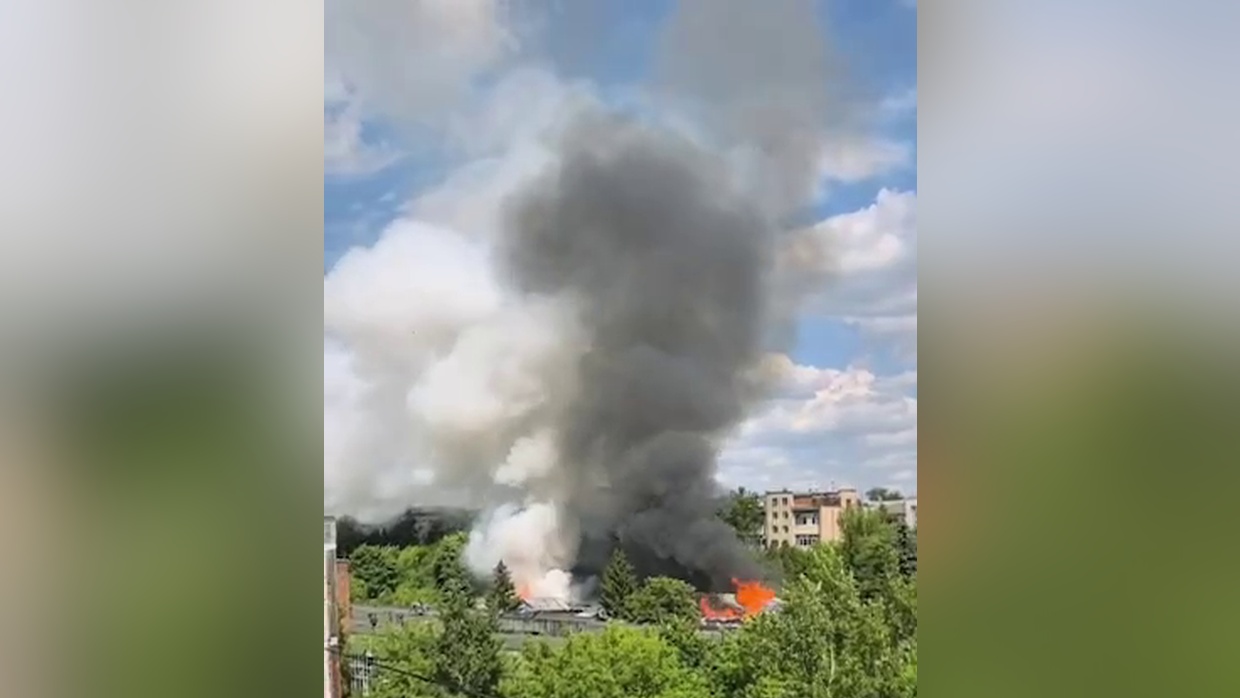 В Туле загорелось предприятие по выпуску оружия