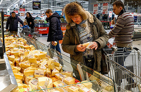 Спрос на заменители сыра вырос из-за падения доходов россиян