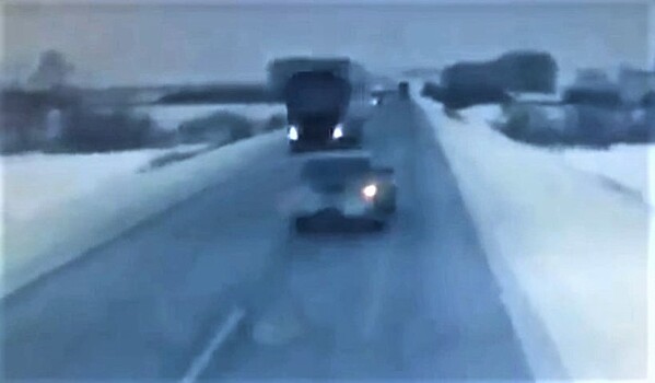 Момент ДТП с грузовиком в Татарстане попал на видео