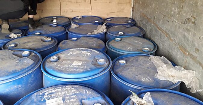 Двух волгоградцев осудят за хранение 15 тысяч литров спирта