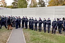 Около резиденции Зеленского началась акция протеста