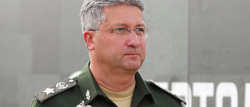 Эра «пиджаков»: Пять «гражданских», сделавших головокружительную карьеру в армии