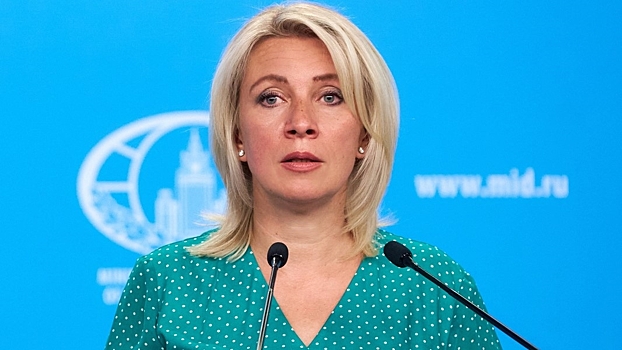 Захарова: Запад в своих СМИ начал менять слоганы в адрес России